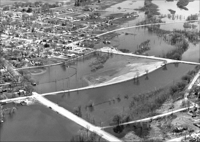 From Tribune files: Photos from the Great Flood of 1965